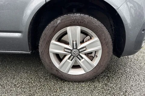 CX74LTN Volkswagen Transporter 2.0 TDI T32 Highline Kombi DSG FWD SWB Euro 6 (s/s) 5dr Thumbnail #25