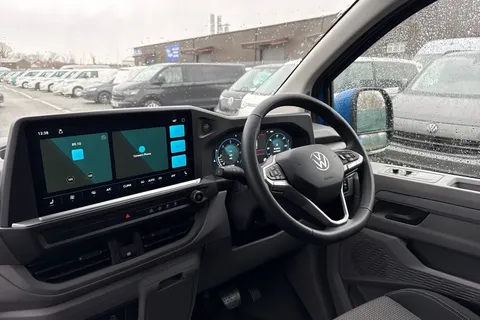 CX75JXZ Volkswagen Transporter 2.0 TDI T28 Commerce Pro Auto FWD SWB Euro 6 (s/s) 5dr Thumbnail #18