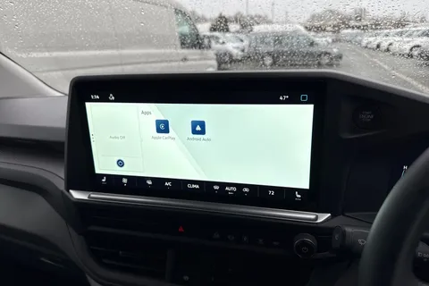 CX75JYT Volkswagen Transporter 2.0 TDI T28 Commerce Pro Auto FWD SWB Euro 6 (s/s) 5dr Thumbnail #17