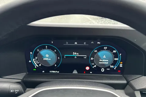 CX25LMV Volkswagen Transporter 2.0 TDI T28 Commerce Plus FWD SWB Euro 6 (s/s) 5dr Thumbnail #31