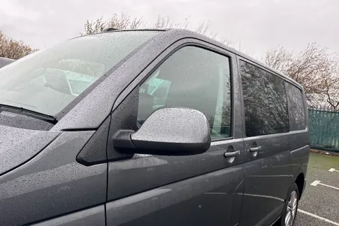 CX74LTN Volkswagen Transporter 2.0 TDI T32 Highline Kombi DSG FWD SWB Euro 6 (s/s) 5dr Thumbnail #27