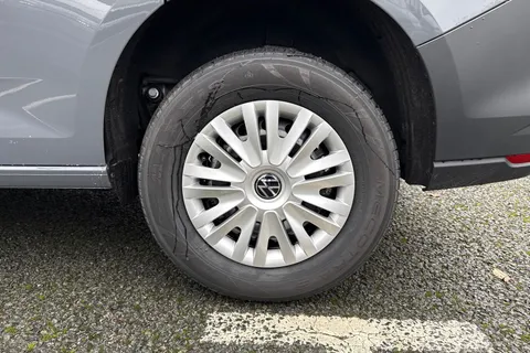 CX75JWK Volkswagen Caddy 2.0 TDI C20 Commerce SWB Euro 6 (s/s) 5dr Thumbnail #22