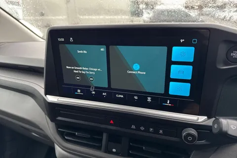 CX25LMV Volkswagen Transporter 2.0 TDI T28 Commerce Plus FWD SWB Euro 6 (s/s) 5dr Thumbnail #32