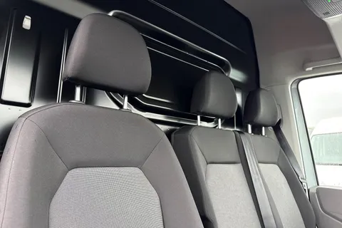 CX75JWV Volkswagen Crafter 2.0 TDI CR35 Commerce FWD LWB High Roof Euro 6 (s/s) 5dr Thumbnail #21