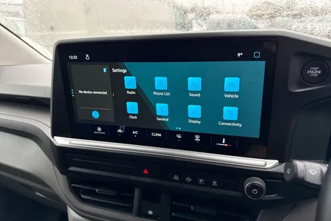 CX25LMV Volkswagen Transporter 2.0 TDI T28 Commerce Plus FWD SWB Euro 6 (s/s) 5dr Thumbnail #33