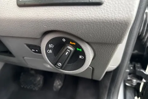 CX74LTN Volkswagen Transporter 2.0 TDI T32 Highline Kombi DSG FWD SWB Euro 6 (s/s) 5dr Thumbnail #29