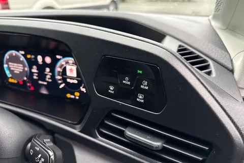 CX75JWK Volkswagen Caddy 2.0 TDI C20 Commerce SWB Euro 6 (s/s) 5dr Thumbnail #26