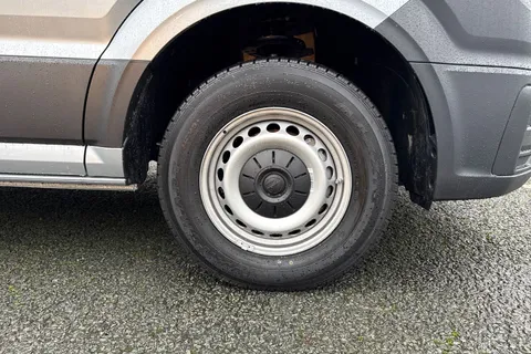 CX75JWV Volkswagen Crafter 2.0 TDI CR35 Commerce FWD LWB High Roof Euro 6 (s/s) 5dr Thumbnail #24