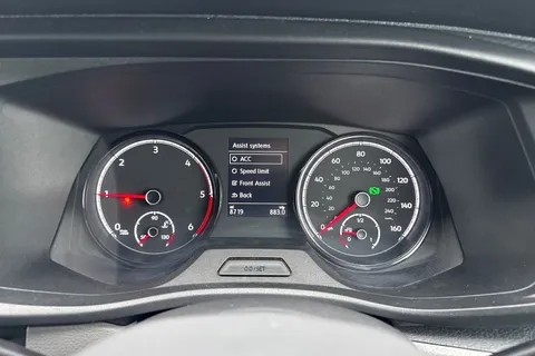 CX74LTN Volkswagen Transporter 2.0 TDI T32 Highline Kombi DSG FWD SWB Euro 6 (s/s) 5dr Thumbnail #32