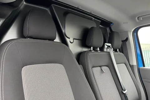 CX75JXZ Volkswagen Transporter 2.0 TDI T28 Commerce Pro Auto FWD SWB Euro 6 (s/s) 5dr Thumbnail #24