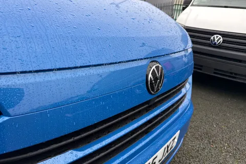 CX75JXZ Volkswagen Transporter 2.0 TDI T28 Commerce Pro Auto FWD SWB Euro 6 (s/s) 5dr Thumbnail #25