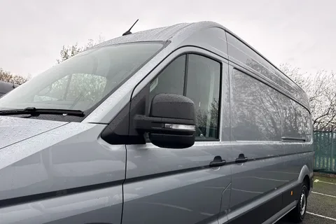 CX75JWV Volkswagen Crafter 2.0 TDI CR35 Commerce FWD LWB High Roof Euro 6 (s/s) 5dr Thumbnail #26