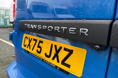 CX75JXZ Volkswagen Transporter 2.0 TDI T28 Commerce Pro Auto FWD SWB Euro 6 (s/s) 5dr Thumbnail #27