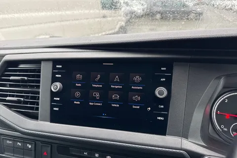 CX74LTN Volkswagen Transporter 2.0 TDI T32 Highline Kombi DSG FWD SWB Euro 6 (s/s) 5dr Thumbnail #36