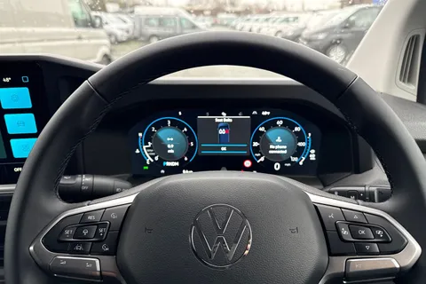 CX75JXZ Volkswagen Transporter 2.0 TDI T28 Commerce Pro Auto FWD SWB Euro 6 (s/s) 5dr Thumbnail #29