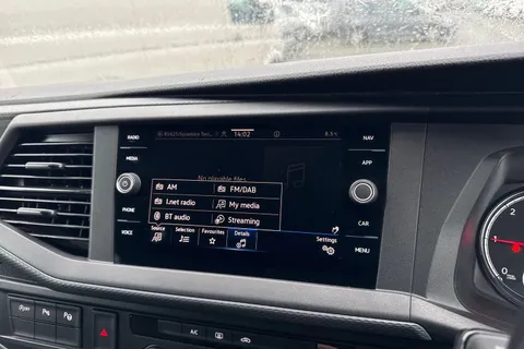 CX74LTN Volkswagen Transporter 2.0 TDI T32 Highline Kombi DSG FWD SWB Euro 6 (s/s) 5dr Thumbnail #38