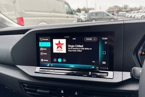 CX75JWK Volkswagen Caddy 2.0 TDI C20 Commerce SWB Euro 6 (s/s) 5dr Thumbnail #33