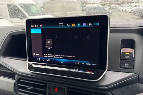 CX75JWV Volkswagen Crafter 2.0 TDI CR35 Commerce FWD LWB High Roof Euro 6 (s/s) 5dr Thumbnail #32