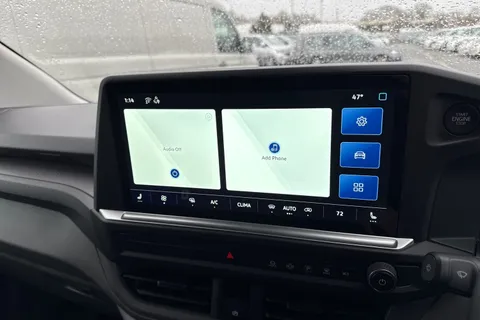 CX75JYT Volkswagen Transporter 2.0 TDI T28 Commerce Pro Auto FWD SWB Euro 6 (s/s) 5dr Thumbnail #32