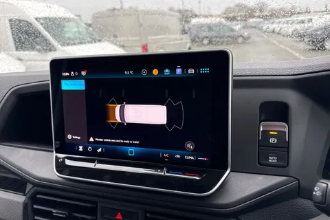 CX75JWV Volkswagen Crafter 2.0 TDI CR35 Commerce FWD LWB High Roof Euro 6 (s/s) 5dr Thumbnail #35