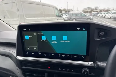 CX75JXZ Volkswagen Transporter 2.0 TDI T28 Commerce Pro Auto FWD SWB Euro 6 (s/s) 5dr Thumbnail #34