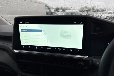 CX75JYT Volkswagen Transporter 2.0 TDI T28 Commerce Pro Auto FWD SWB Euro 6 (s/s) 5dr Thumbnail #35