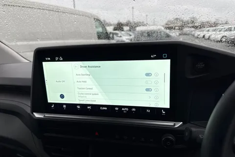 CX75JYT Volkswagen Transporter 2.0 TDI T28 Commerce Pro Auto FWD SWB Euro 6 (s/s) 5dr Thumbnail #36