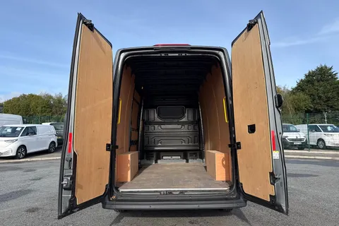 DG25EFA Volkswagen Crafter 2.0 TDI 140PS Commerce Plus High Roof Van Thumbnail #7