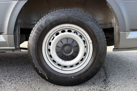 DG25EFA Volkswagen Crafter 2.0 TDI 140PS Commerce Plus High Roof Van Thumbnail #12