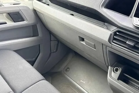 DG25EJU Volkswagen Crafter 2.0 TDI 140PS Commerce Plus High Roof Van Thumbnail #20