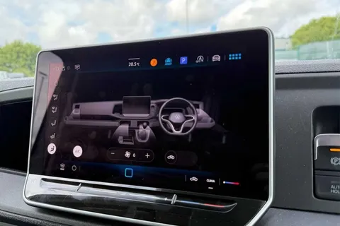 DG25EJU Volkswagen Crafter 2.0 TDI 140PS Commerce Plus High Roof Van Thumbnail #22