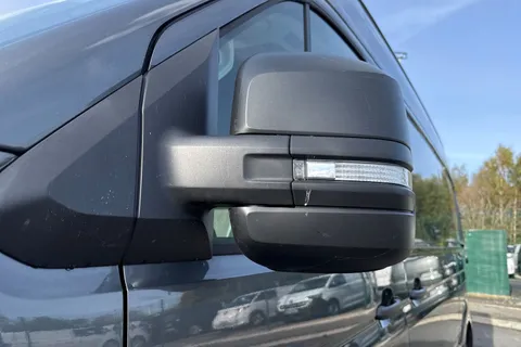 DG25EFA Volkswagen Crafter 2.0 TDI 140PS Commerce Plus High Roof Van Thumbnail #27