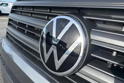 DG25EFA Volkswagen Crafter 2.0 TDI 140PS Commerce Plus High Roof Van Thumbnail #29