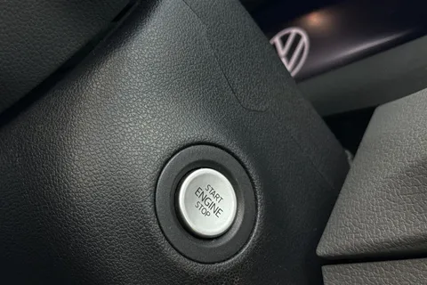 DG25EFA Volkswagen Crafter 2.0 TDI 140PS Commerce Plus High Roof Van Thumbnail #35