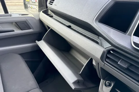 DG25EFA Volkswagen Crafter 2.0 TDI 140PS Commerce Plus High Roof Van Thumbnail #36