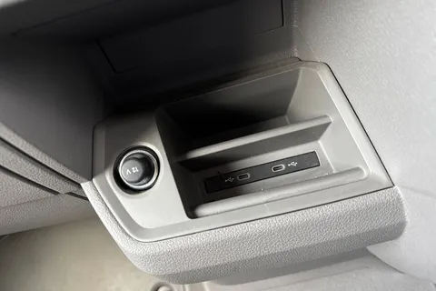 DG25EFA Volkswagen Crafter 2.0 TDI 140PS Commerce Plus High Roof Van Thumbnail #38