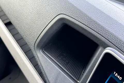 DG25EFA Volkswagen Crafter 2.0 TDI 140PS Commerce Plus High Roof Van Thumbnail #39