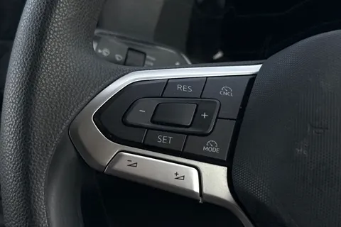 DG25EFA Volkswagen Crafter 2.0 TDI 140PS Commerce Plus High Roof Van Thumbnail #42