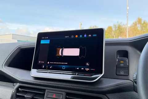 DG25EFA Volkswagen Crafter 2.0 TDI 140PS Commerce Plus High Roof Van Thumbnail #53