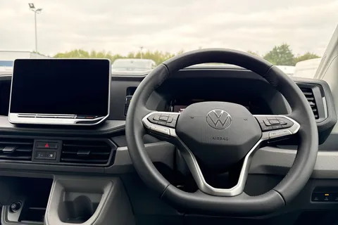 DF75TYY Volkswagen Crafter CR35 Panel van Commerce Plus LWB 177 PS 2.0 TDI Auto 8sp-MY25/LED's/Camera Thumbnail #18