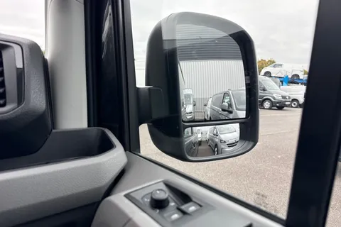 DF75TYY Volkswagen Crafter CR35 Panel van Commerce Plus LWB 177 PS 2.0 TDI Auto 8sp-MY25/LED's/Camera Thumbnail #21
