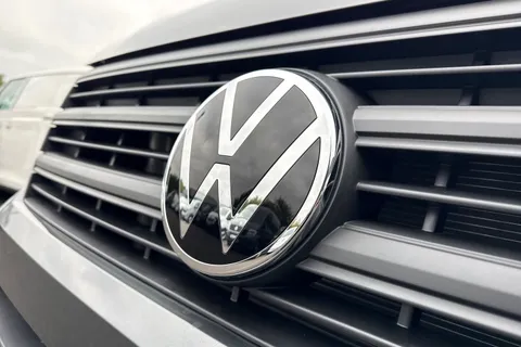 DF75TYY Volkswagen Crafter CR35 Panel van Commerce Plus LWB 177 PS 2.0 TDI Auto 8sp-MY25/LED's/Camera Thumbnail #29