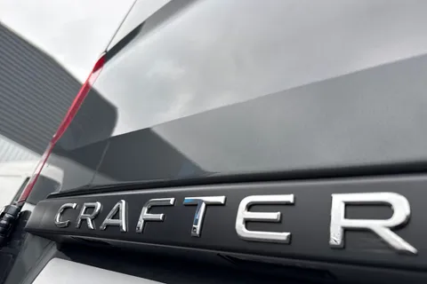 DF75TYY Volkswagen Crafter CR35 Panel van Commerce Plus LWB 177 PS 2.0 TDI Auto 8sp-MY25/LED's/Camera Thumbnail #32