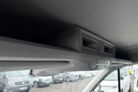 DF75TYY Volkswagen Crafter CR35 Panel van Commerce Plus LWB 177 PS 2.0 TDI Auto 8sp-MY25/LED's/Camera Thumbnail #35