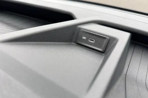 DF75TYY Volkswagen Crafter CR35 Panel van Commerce Plus LWB 177 PS 2.0 TDI Auto 8sp-MY25/LED's/Camera Thumbnail #47