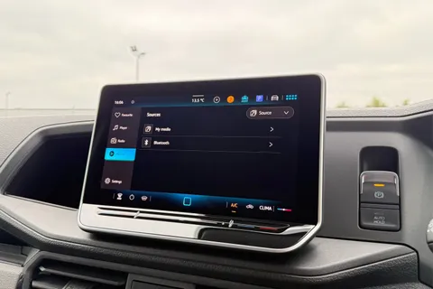 DF75TYY Volkswagen Crafter CR35 Panel van Commerce Plus LWB 177 PS 2.0 TDI Auto 8sp-MY25/LED's/Camera Thumbnail #52