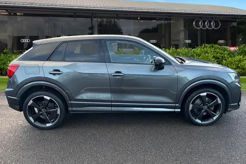 DE22OBV Audi Q2 Black Edition 35 TFSI  150 PS 6-speed Thumbnail #4