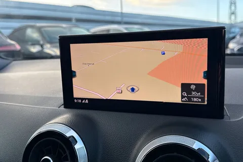 DE22OBV Audi Q2 Black Edition 35 TFSI  150 PS 6-speed Thumbnail #18