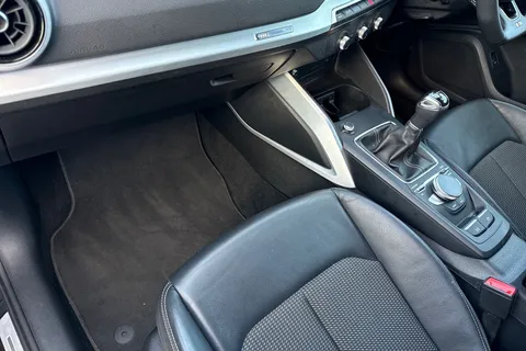 DE22OBV Audi Q2 Black Edition 35 TFSI  150 PS 6-speed Thumbnail #21