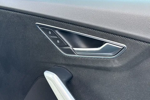 DE22OBV Audi Q2 Black Edition 35 TFSI  150 PS 6-speed Thumbnail #22